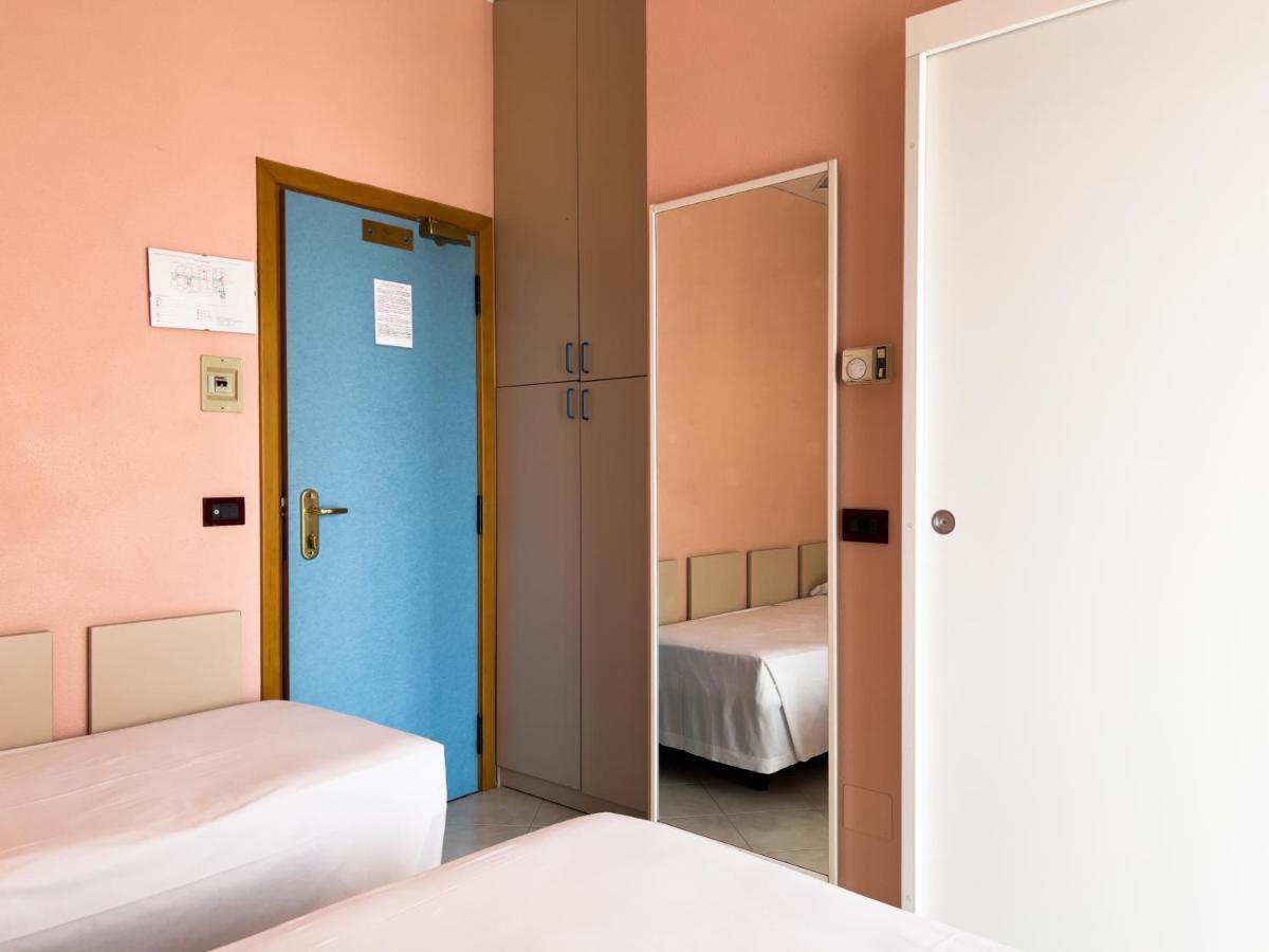 Hotel Soleblu Rimini Luaran gambar