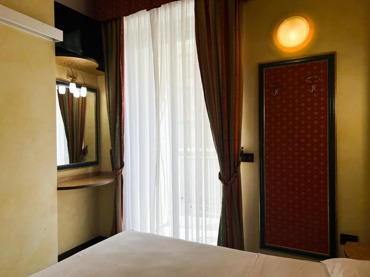 Hotel Soleblu Rimini Luaran gambar