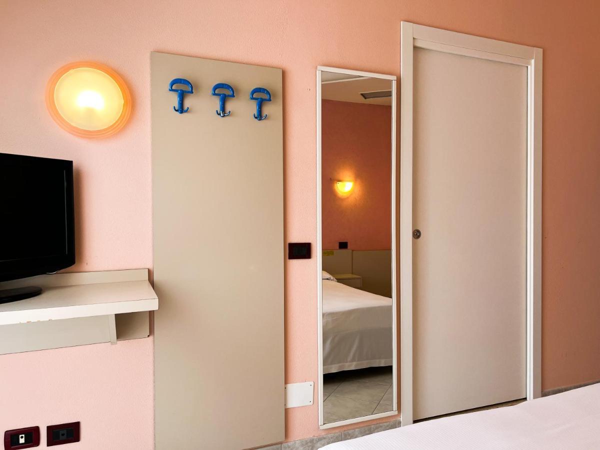 Hotel Soleblu Rimini Luaran gambar